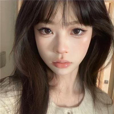 男人转化出机器人铠装